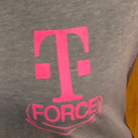 NWOT Elevate Women's Small T-Mobile T-Force Social Swag T-Shirt Gray / Pink Crew - Picture 3 of 11
